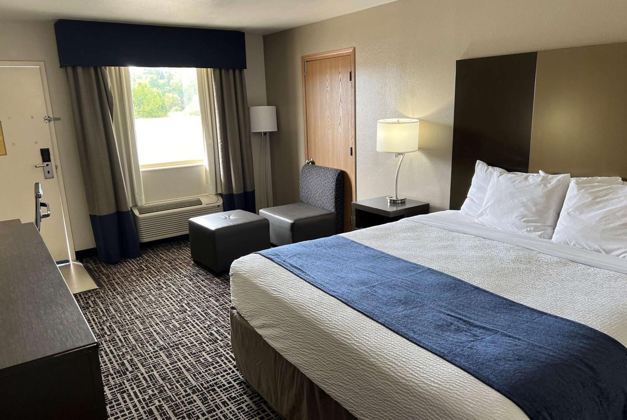 Days Inn By Wyndham Grove Exterior photo